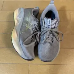 ASICS NOVABLAST 5 LUXE ランニングシューズ