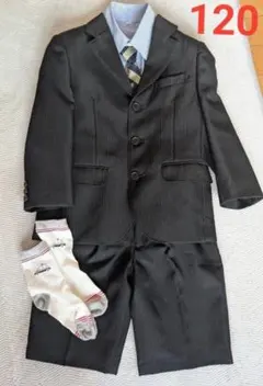 フォーマルスーツ 120cm ブラック　男の子キッズ 卒園式　入学式