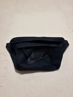 NIKE ボディバッグ ブラック　容量約9L