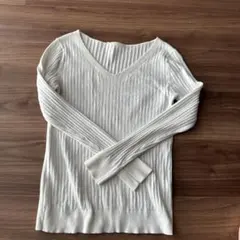 GU リブ編み Vネック 長袖ニット