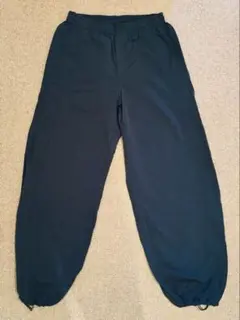 UNIQLO ナイロンパンツ ダークグリーン　Mサイズ