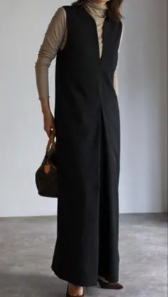 ボンジュールサガン　ディープVネックオールインワン　黒　ブラック　フリーサイズ