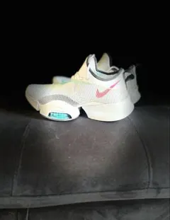 Nike スリッポン スニーカー ホワイト/レッド/グリーン