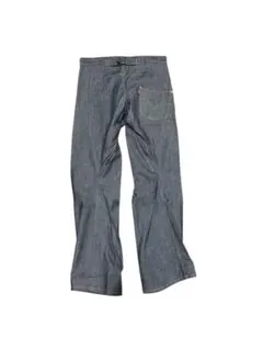 Levi's フレアデニム(io着用)