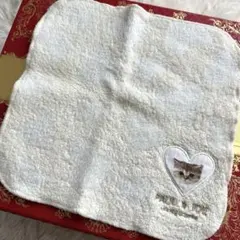 未使用 ポール&ジョー タオルハンカチ 小さめサイズ ハート柄 猫
