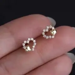 訳あり！清楚見え 小ぶり ダブルハート ビジュー ピアス ゴールド 繊細 華奢