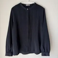 ピンタックブラウス