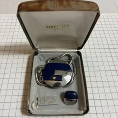 美品】GIVENCHY ジバンシィ Uロック ピアス シルバー (片耳) - メルカリ