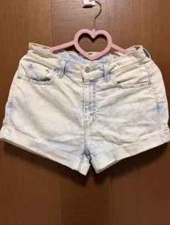 Item thumbnail for item 71829683-1098-4641-a6b1-fb75765b989d