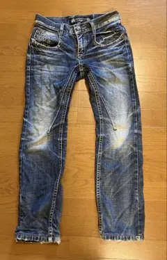 ダメージ加工スリムフィットデニム