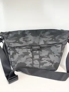 Calvin Klein カモフラージュ 迷彩 メッセンジャーバッグ