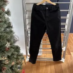 ユニクロ　デニムパンツ　ブラック