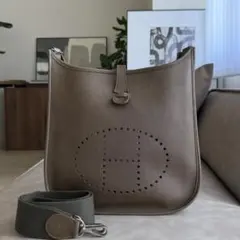 HERMES エヴリン PM ブラウン ヴォーエプソン ショルダーバッグ 廃盤品のサムネイル