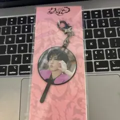 straykids ポップアップ yizhiyu キーホルダー　ハン