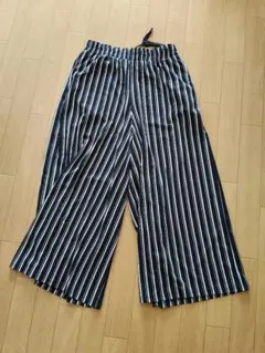 ネイビーとホワイトのストライプ ガウチョパンツ L