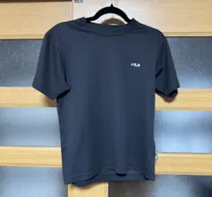 FILA ブラック Tシャツ Sサイズ