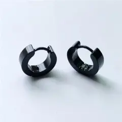 【人気商品】ブラック　フープ　シンプル　ピアス　両耳　リング　ユニセックス