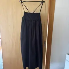 黒のキャミワンピース ロング丈