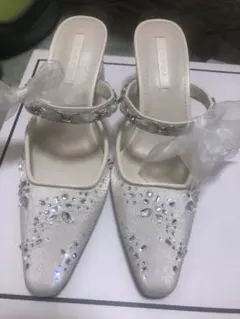 RANDAリボンホワイト ビジュー付き ミュールパンプス