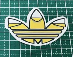 No.507 adidas トレフォイル ロゴ ステッカー イエローのサムネイル