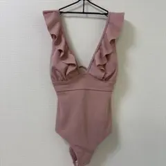 フリル付きピンクワンピース水着