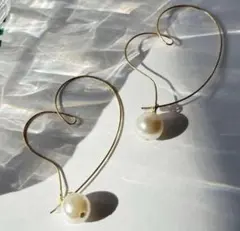 ラスト1点限り‼️【再販】大人気　大人可愛い　大ぶり　ゴールド　ハート　ピアス