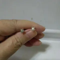 花型シルバースタッドピアス