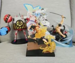 【匿名配送】エコメルカリ便限定 ワンピース フィギュア3点セットのサムネイル