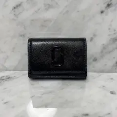 未使用品✨️　マークジェイコブス　ザ レザー　Jマーク　三つ折り財布 MARC JACOBS マークジェイコブス 三つ折り財布 カバード Jマーク