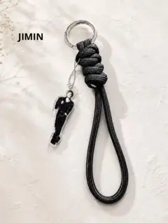 BTS_JK】グクパラコード 黒 キーホルダー チャーム アクスタ付 - メルカリ
