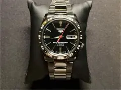 SEIKO 5自動巻き腕時計 50m防水 『黒い稲妻』裏スケ7s26-02T0