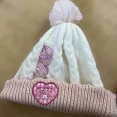 ケーブル編みニット帽 ポンポン付き