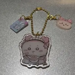 ちいかわ　かに　古本屋　キーホルダー