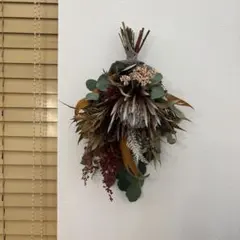 存在感あるキングプロテアのドライフラワースワッグ／ボタニカルインテリア