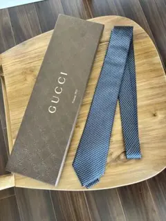 イタリア製　グッチ　GUCCI シルクネクタイ　ジャカードタイ　ネクタイ　ブルー