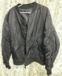 GU XL サイズ　MA-1 ジャケットのサムネイル