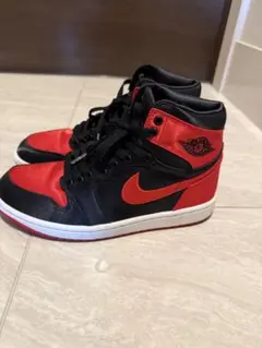 Nike Air Jordan 1 赤黒 ハイカットスニーカー