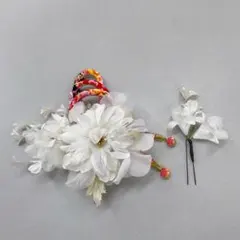 Y★1925★ 成人式 髪飾り 白い花 大小 2点セット