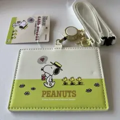 ③スヌーピー リール付きカードホルダー パスケース　定期入れ　カードケース