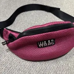 ワック ピンクメッシュ ボディバッグ　ショルダーバッグ