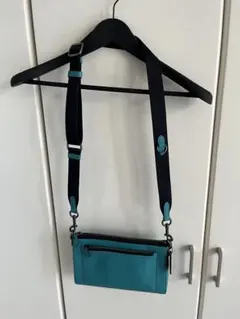 coach 限定カラー　　ターコイズレザー ショルダーバッグのサムネイル