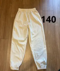 【新品未使用】冷感・パンツ　ベージュ　140センチ