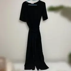 う*た様 ブラック Vネック サロペット オールインワンのサムネイル