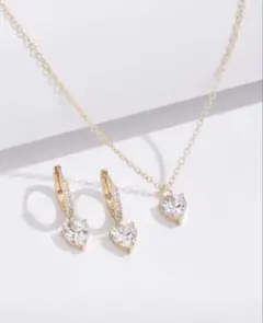【匿名配送】キュービックジルコニア ハート ピアス ネックレス 3点セット