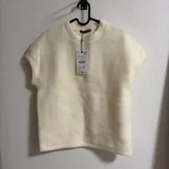 ZARA フェルト風 半袖トップス クリーム色 Sサイズのサムネイル