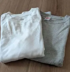 ユニクロ　ユナイテッドアスレ長袖カットソー 2枚セット ホワイト グレー