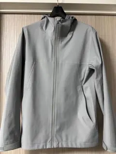 UNIQLO ブロックテックパーカー