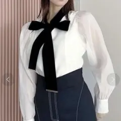 dazzlin ペプラム ボウタイ ブラウス ホワイトのサムネイル