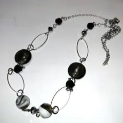ブラック　ガラス　ロングネックレス　シルバー
