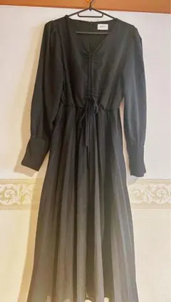 emi+ フロントVネックギャザープリーツ切り替えロングワンピース